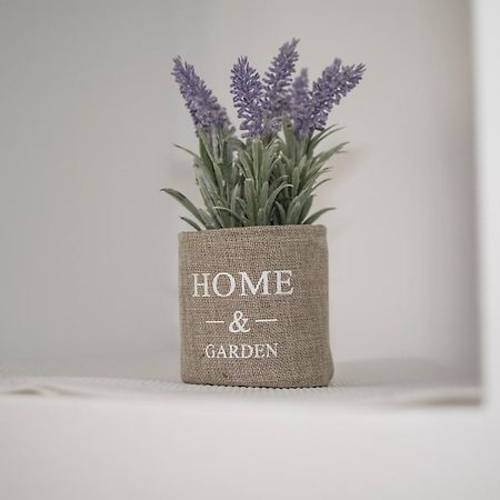 Joanna'S Home Meyísti エクステリア 写真